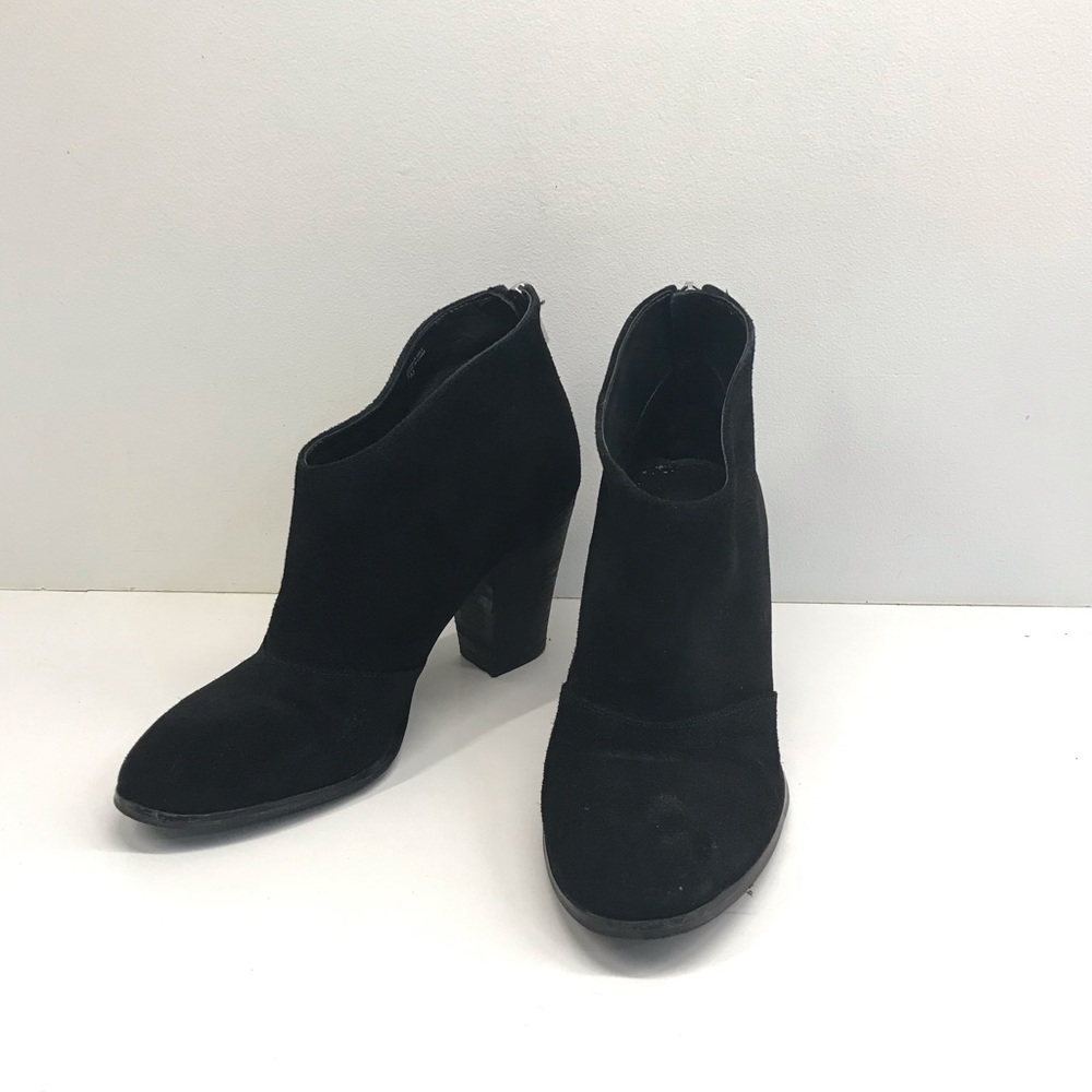 Used Anne Taylor ankle boots black suede